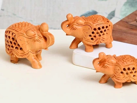 WOODEN ELEPHANT SET OF 3